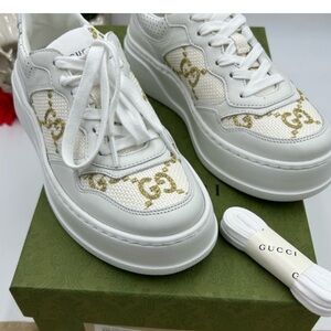 Gucci Women's platform low top sneakers in White and Gold Lame  Logo Size 36